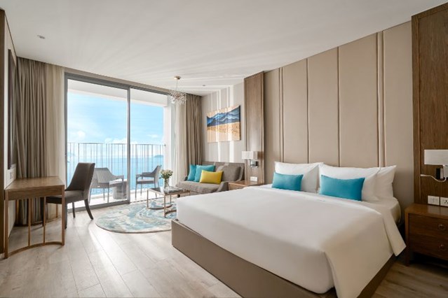 Deluxe King Ocean View